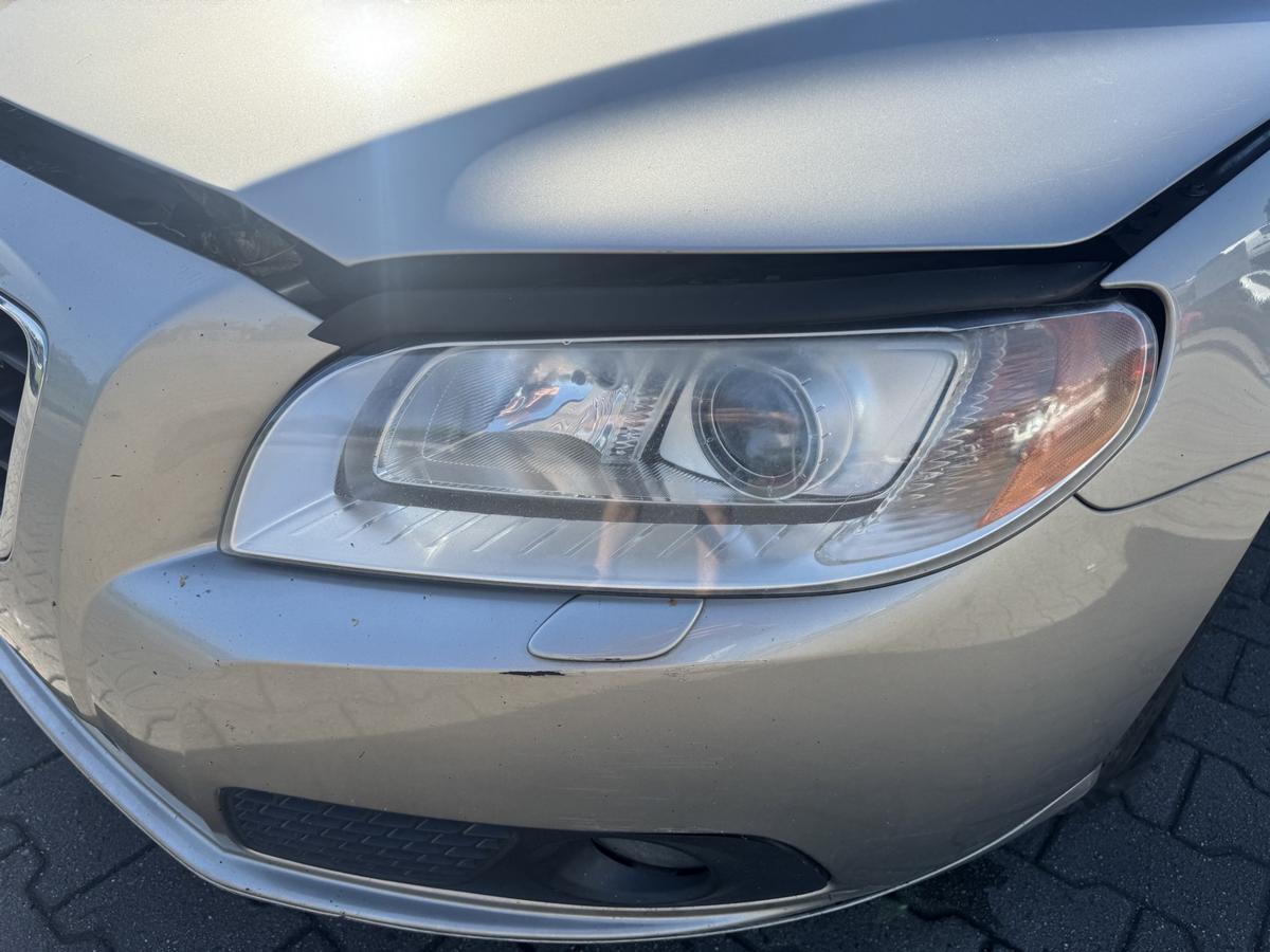 Volvo V70 3 original Xenonscheinwerfer links Bj.2009